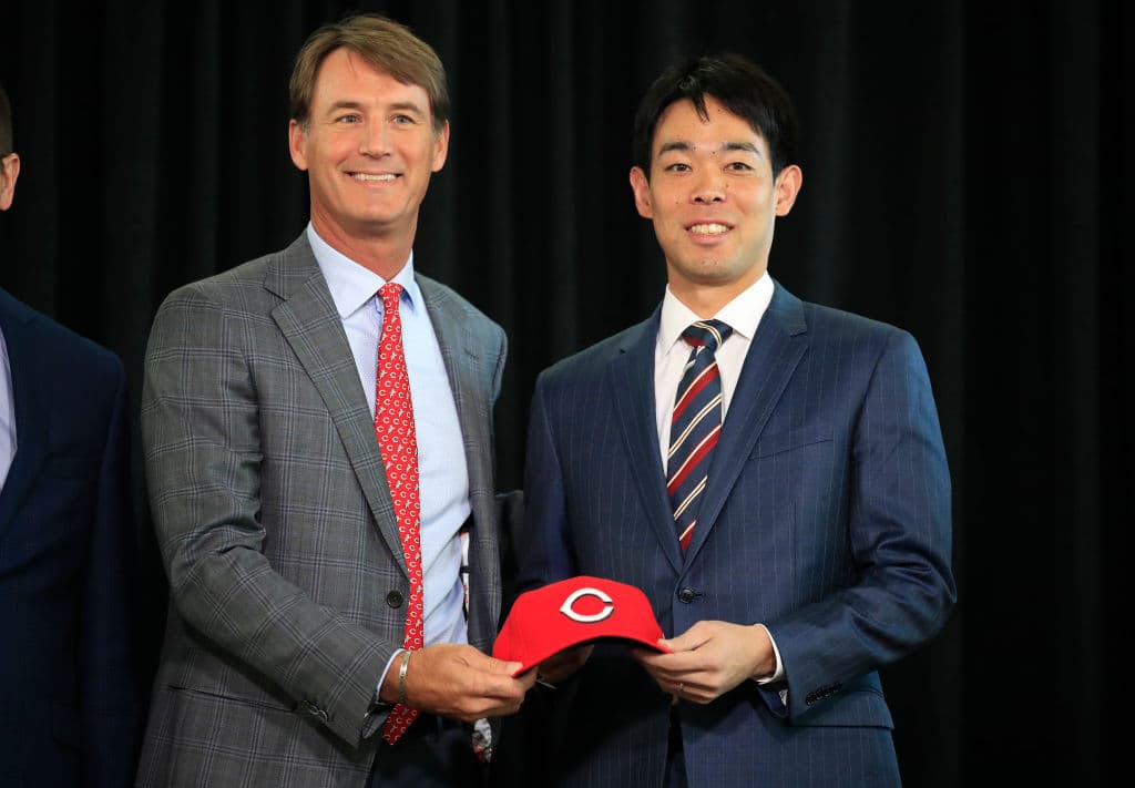 El jardinero es el primer japonés en jugar con los Cincinnati Reds. Firmó por tres años y 21 millones de dólares.