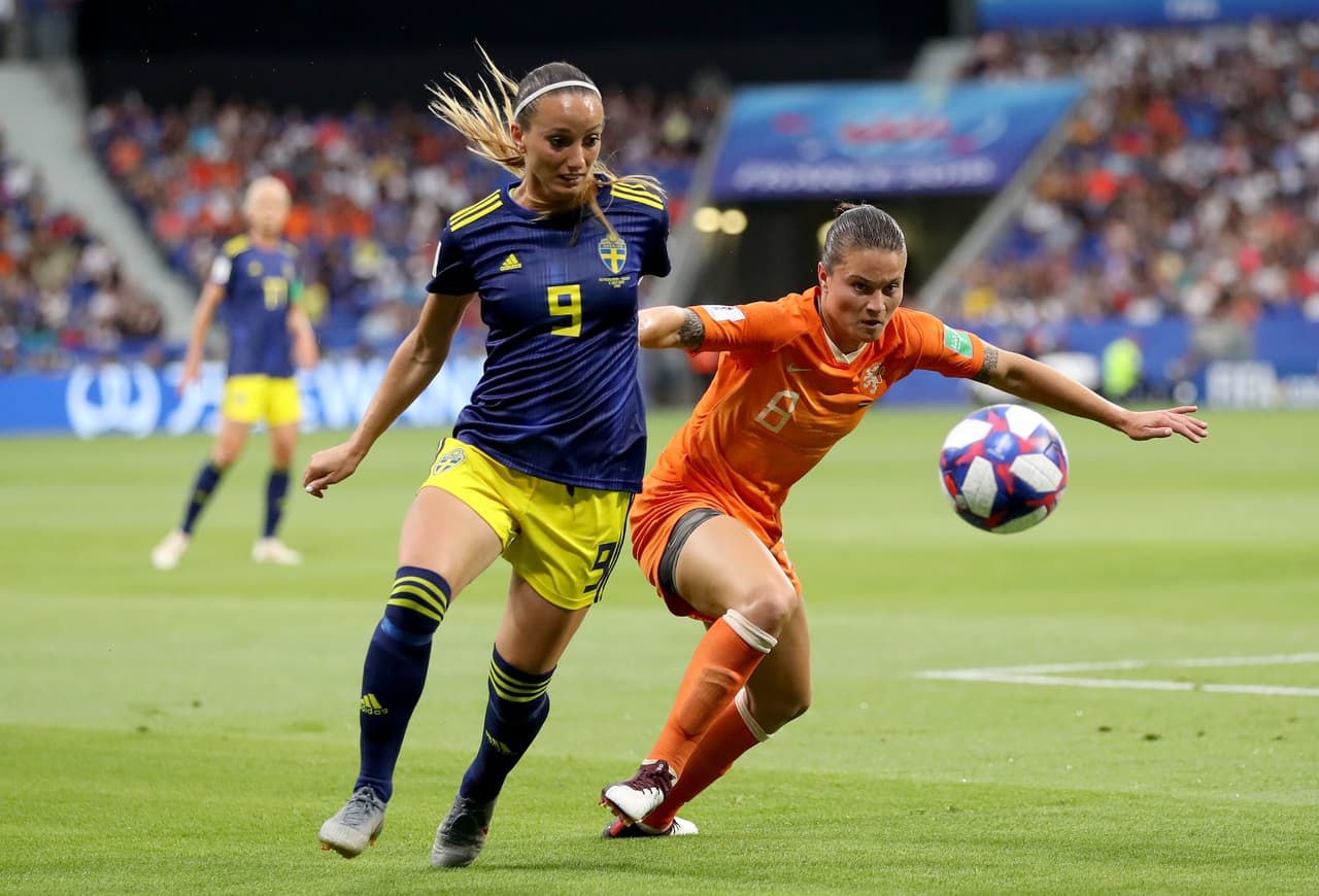 Las tulipanes venían de eliminar a Italia por 2-0, mientras que las nórdicas dejaron en el camino de manera sorpresiva a Alemania por 2-1.