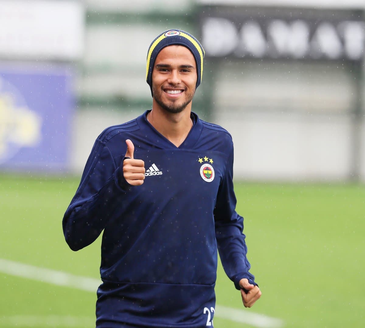 Finalmente, el defensa Diego Reyes jugó todo el encuentro en la derrota del Fenerbahce como visitante 3-0 frente al Rizespor.