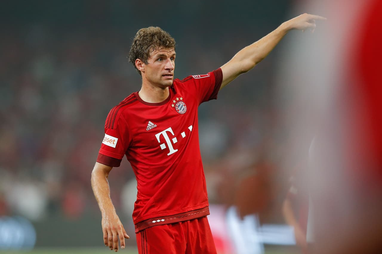 En Inglaterra afirman que el Manchester United insistirá en realizar uno de los fichajes bombas de la temporada. Los Red Devils quieren a Thomas Müller, delantero del Bayern Múnich, por el cual ofrecerían 85 millones de euros.