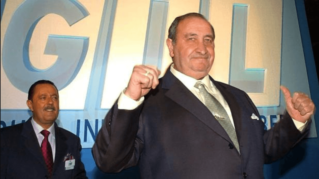 Fundó su propio partido político bajo las siglas G.I.L., y logró ser alcalde de Marbella mezclando la promoción inmobiliaria, política y deporte.