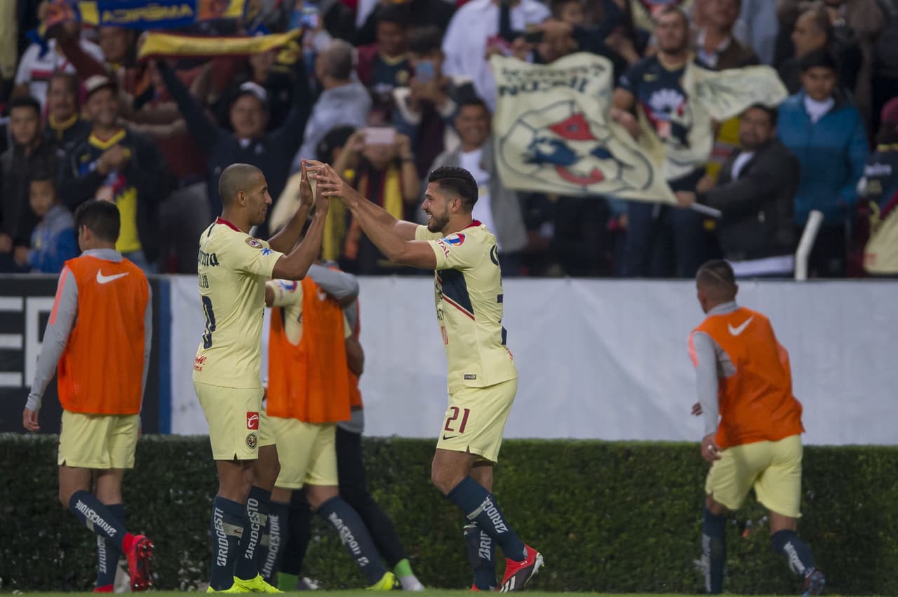 En una descolgada por la banda izquierda apareció Cecilio Domínguez con la pelota cerca de 80 metros y tras aproximarse al área rival sacó disparo lejano desviado por un defensor y puso el 0-2.