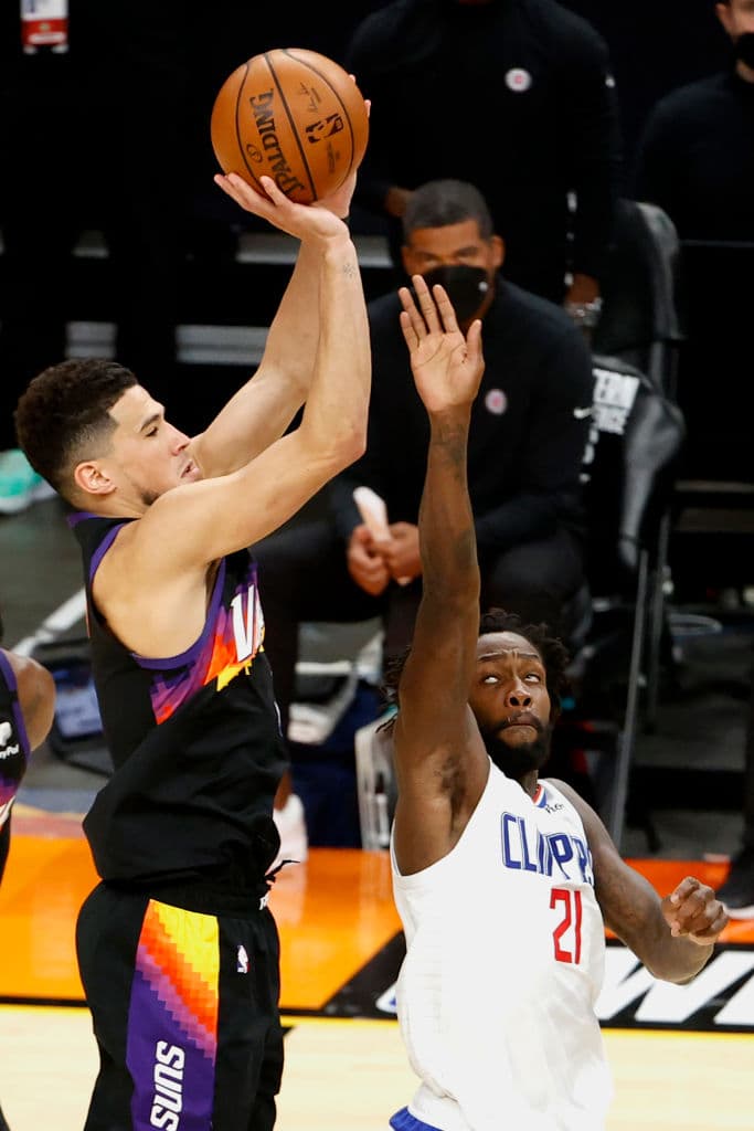 La canasta de último segundo de Deandre Ayton le da la victoria a los Pheonix Suns 103-104 sobre Los Angeles Clippers.