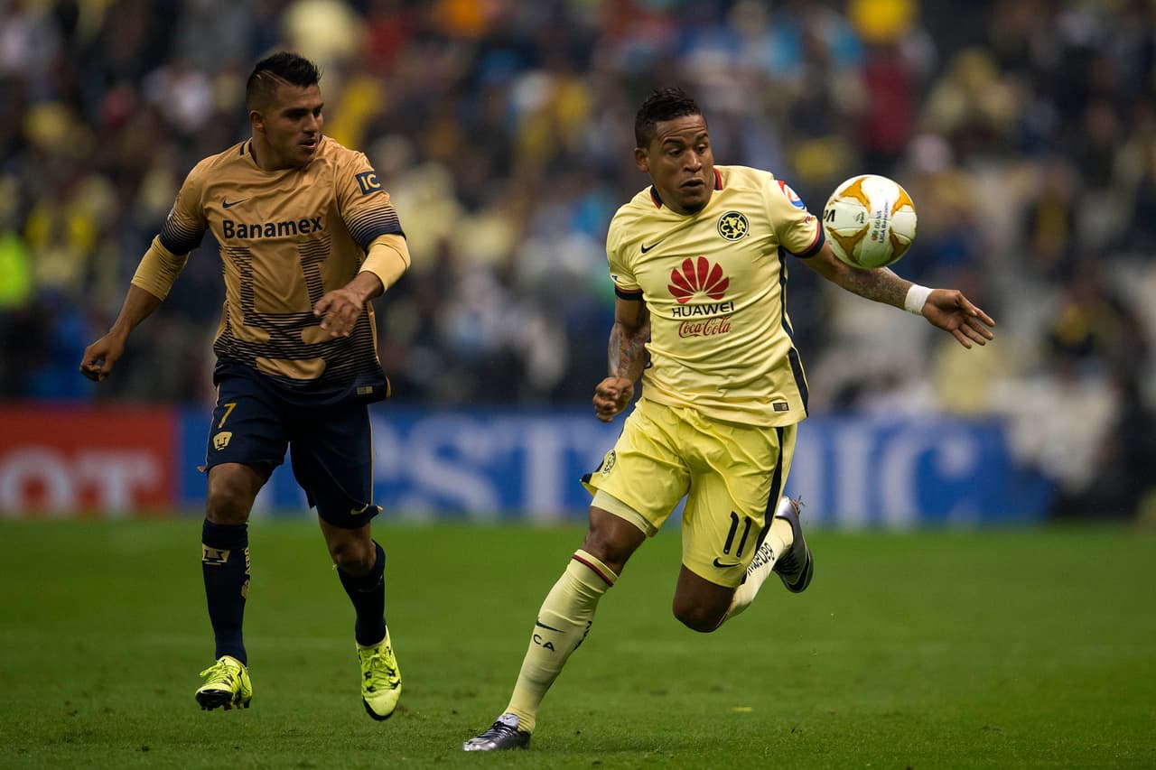 ¿Recuerdas este Clásico entre América y Pumas? 3 de diciembre de 2015, Semifinal de Ida en el Estadio Azteca. América era favorito, pero aquella noche el Estadio Azteca se vestiría de auriazul. Ignacio Ambriz en el banquillo azulcrema y Guillermo Vázquez en el banquillo univesitario.