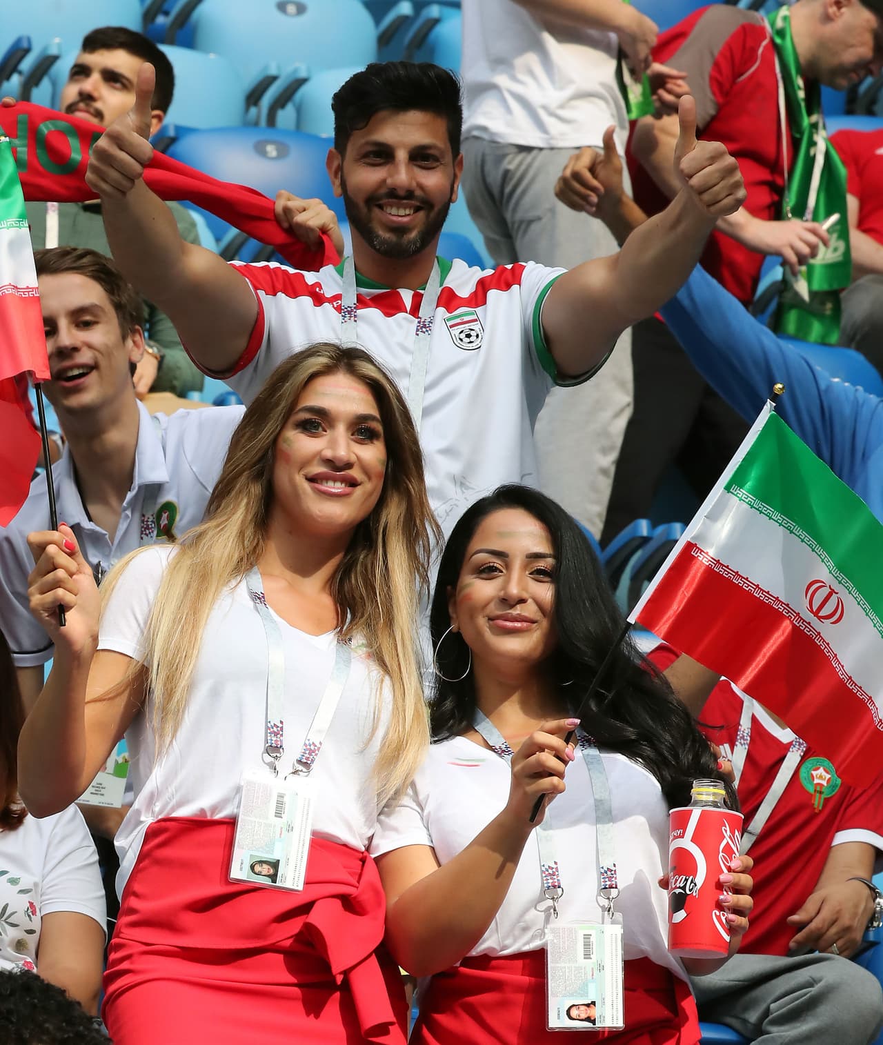 Con atuendos, felicidad y mucho colorido, los fanáticos de Marruecos y de Irán predieron la fiesta desde afuera de las canchas en el arranque del grupo B del Mundial de Rusia 2018.