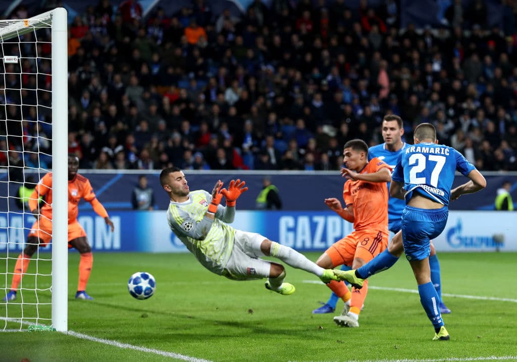 Pero tan pronto como a los dos minutos del segundo tiempo los locales se apoderaron de la ventaja del partido y fue de nueva cuenta Kramaric, batiendo a Anthony Lopes.