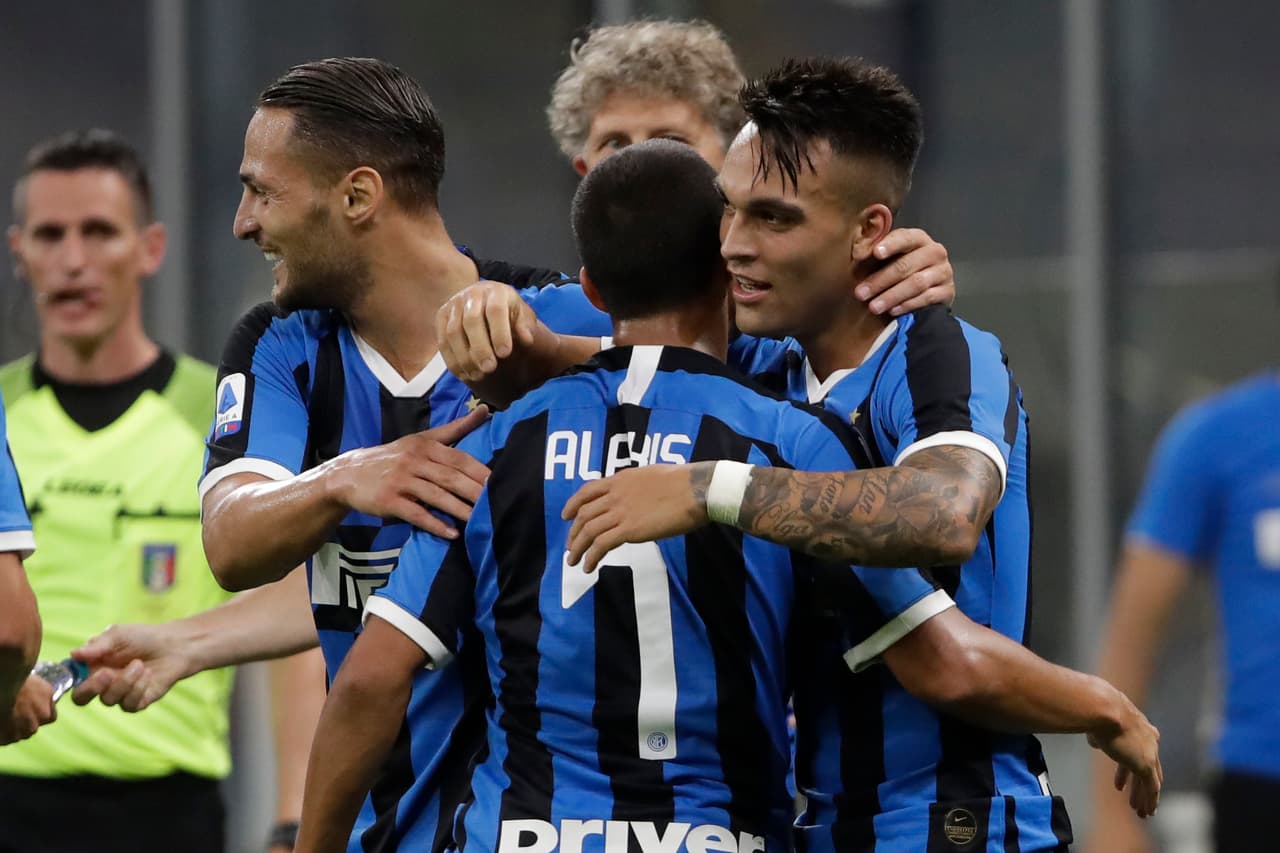 Con goles de Ashley Young, Diego Godín y Lautaro Martínez, el Inter consigue los tres puntos en el Giuseppe Meazza frente al Torino.