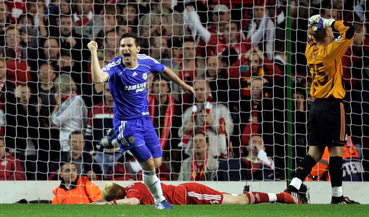 Su primer partido defendiendo los colores del Chelsea fue frente al Newcastle United.