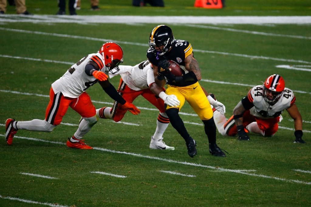 En un partido prácticamente perfecto de Baker Mayfield, Los Browns logran imponerse a los Steelers 48-37 en Pittsburgh.