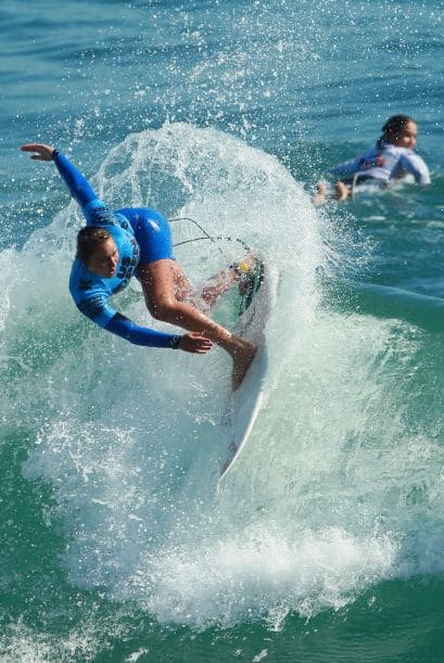 Moore nació en Honolulu, en la tercera isla más grande de Hawai, Oahu - el hogar de algunas de las olas más sagradas del mundo.