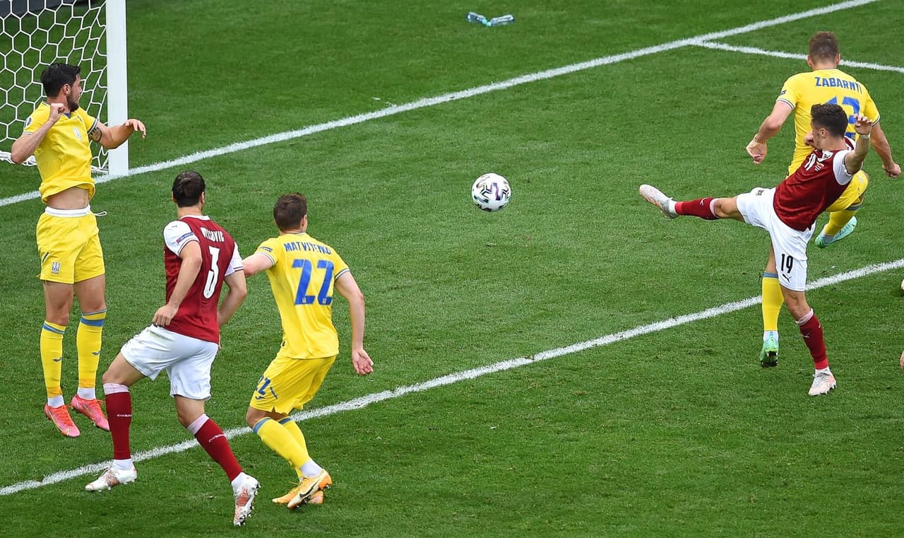 Austria se impone ante Ucrania por la mínima y acumula su segunda victoria dentro del Grupo C en la Euro 2020. El único gol del encuentro fue por parte de Christoph Baumgartner (21') y así clasifica como segundo lugar del grupo para la siguiente ronda.