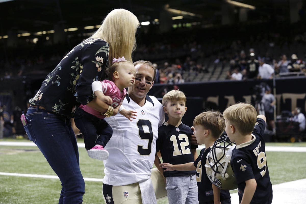 Drew Brees en su papel de padre amoroso.