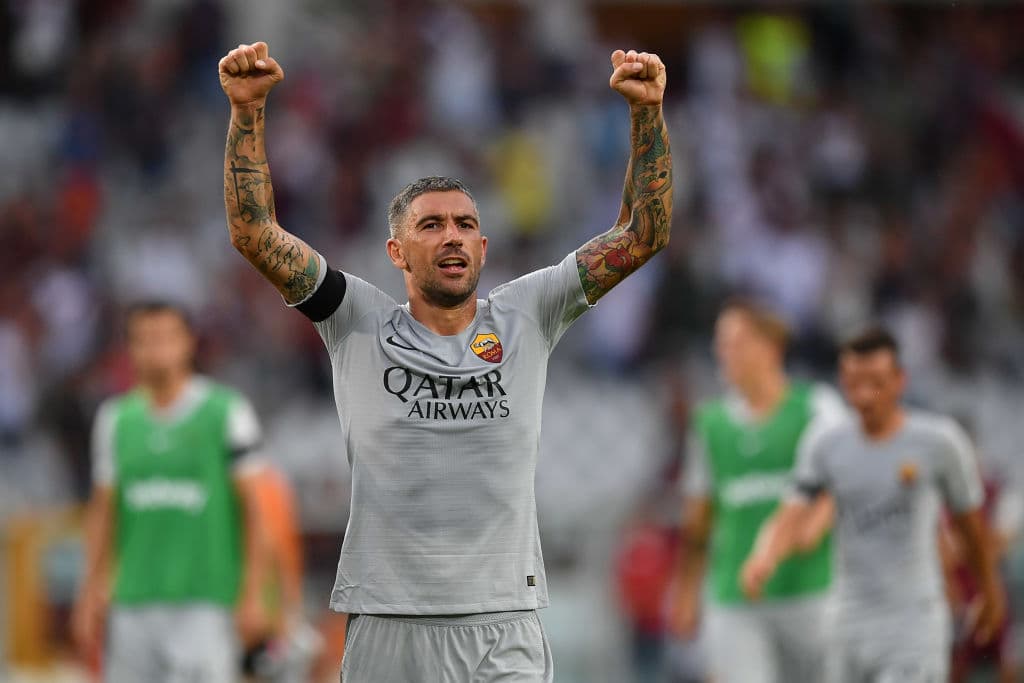 <b>Aleksandar Kolarov</b>, AS Roma. El defensor serbio de la AS Roma secó el ataque del Torino por la banda de la izquierda, donde patrulla en defensa. Su labora ayudó a que los romanos ganaran 1-0.