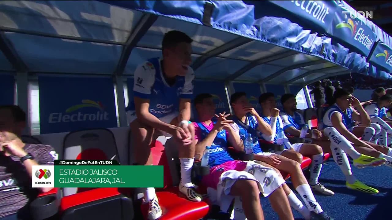 Arranca el partido y la pelota está en juego.