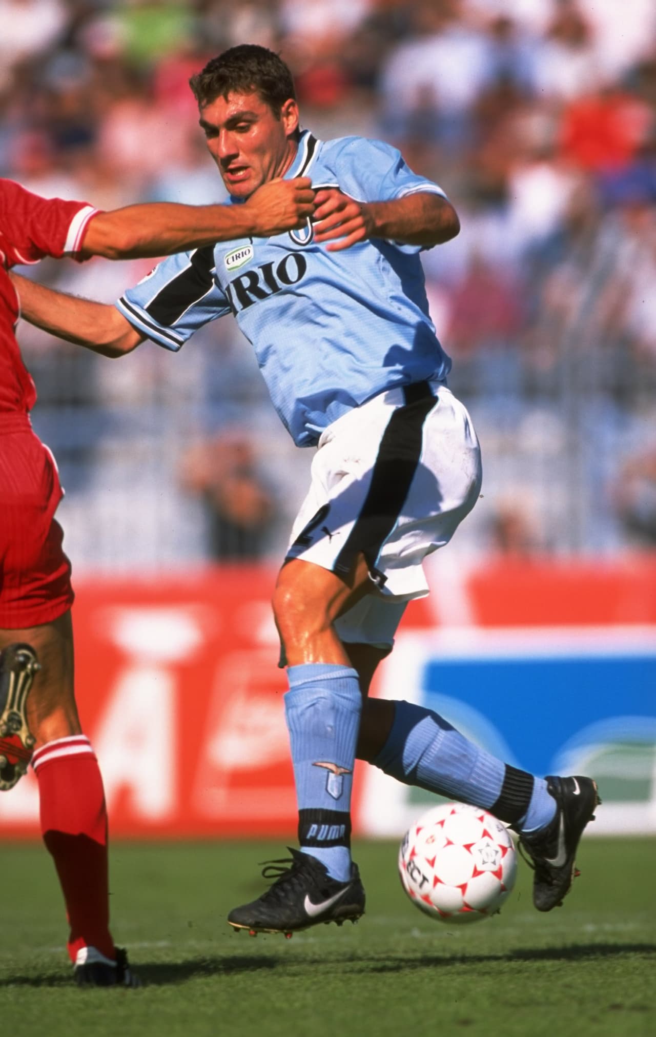 En el puesto ocho con 47 millones de euros está Christian Vieri que pasó de la Lazio al Inter en 1999.