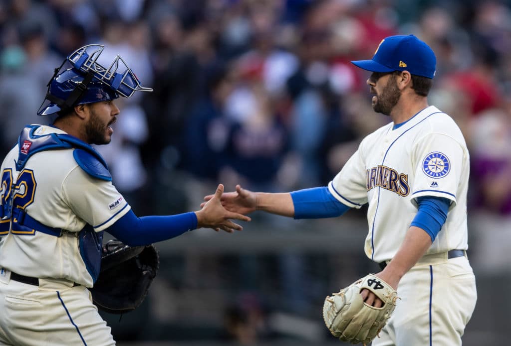 El catcher de los Mariners Omar Narvaez disparó cuadrangular de tres anotaciones en el tercer capítulo para darle ventaja de 5-3 a Seattle.