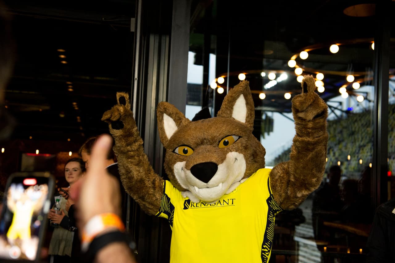 'Tempo' -la mascota oficial de Nashville SC- ya se dejó ver en el GEODIS Park.
<br>