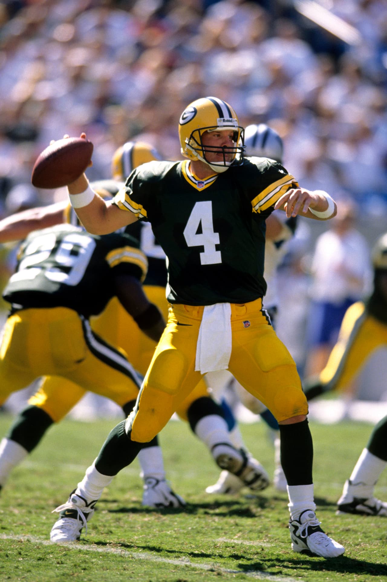 BRETT FAVRE - Quarterback (Atlanta Falcons 1991, Green Bay Packers 1992-2007, New York Jets 2008, Minnesota Vikings 2009-2010)