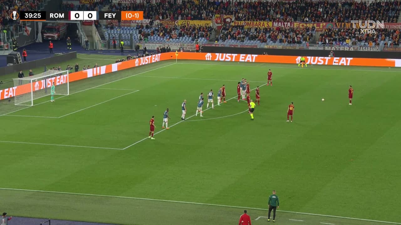 ¡TIRO ATAJADO! disparo por Lorenzo Pellegrini.