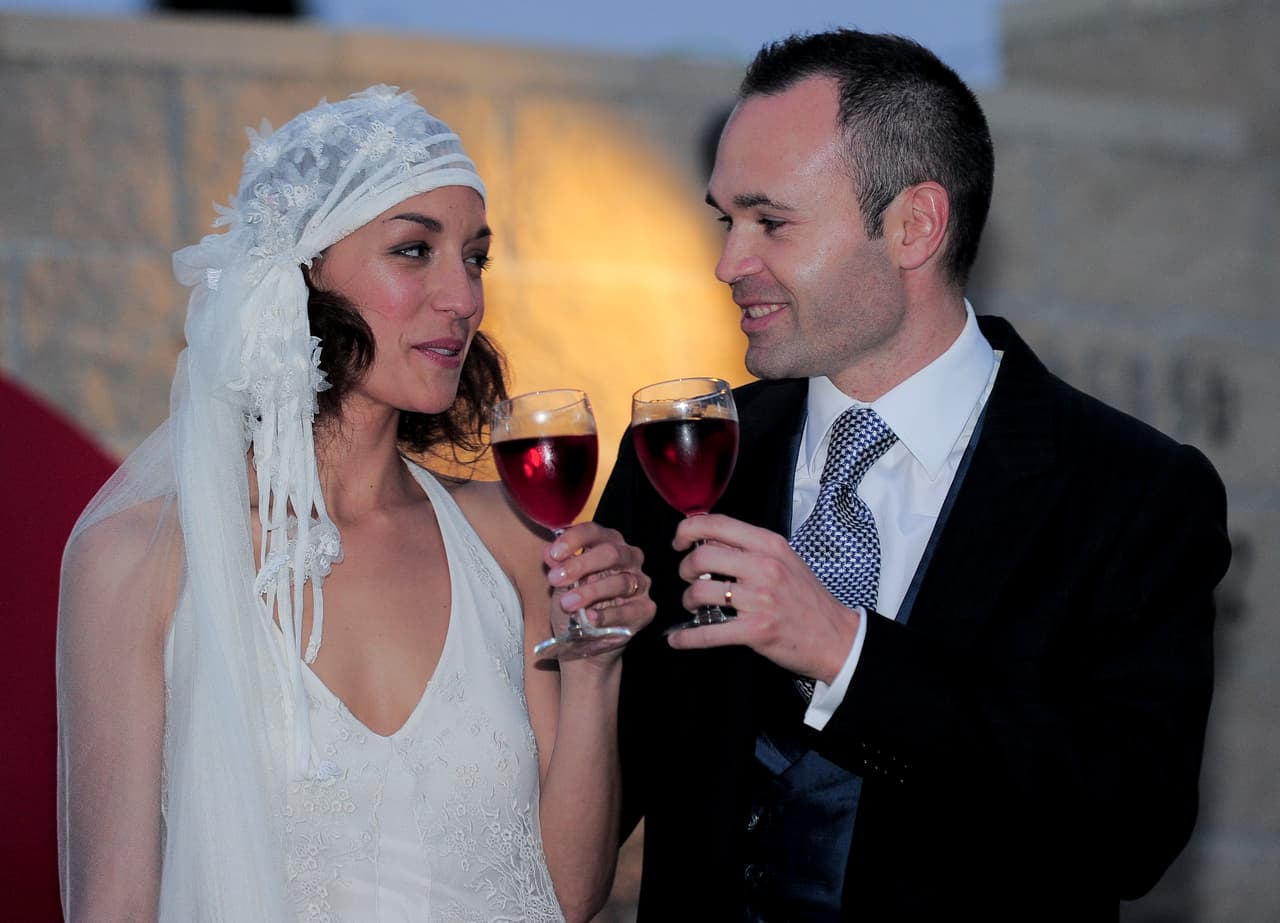 Andres Iniesta y su esposa Ana Ortiz en el matrimonio en Altafulla, cerca a Tarragona (España), el 8 de julio de 2012.