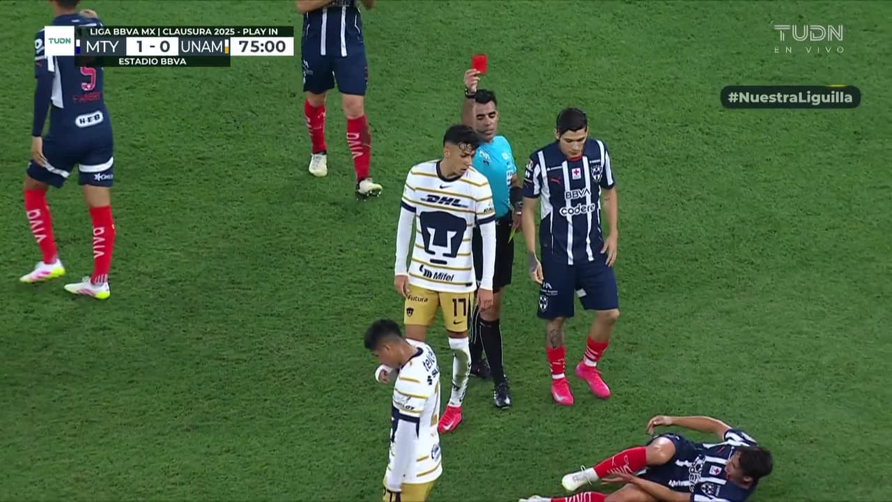 ¡A las regaderas! Ruvalcaba deja con un hombre menos a los Pumas