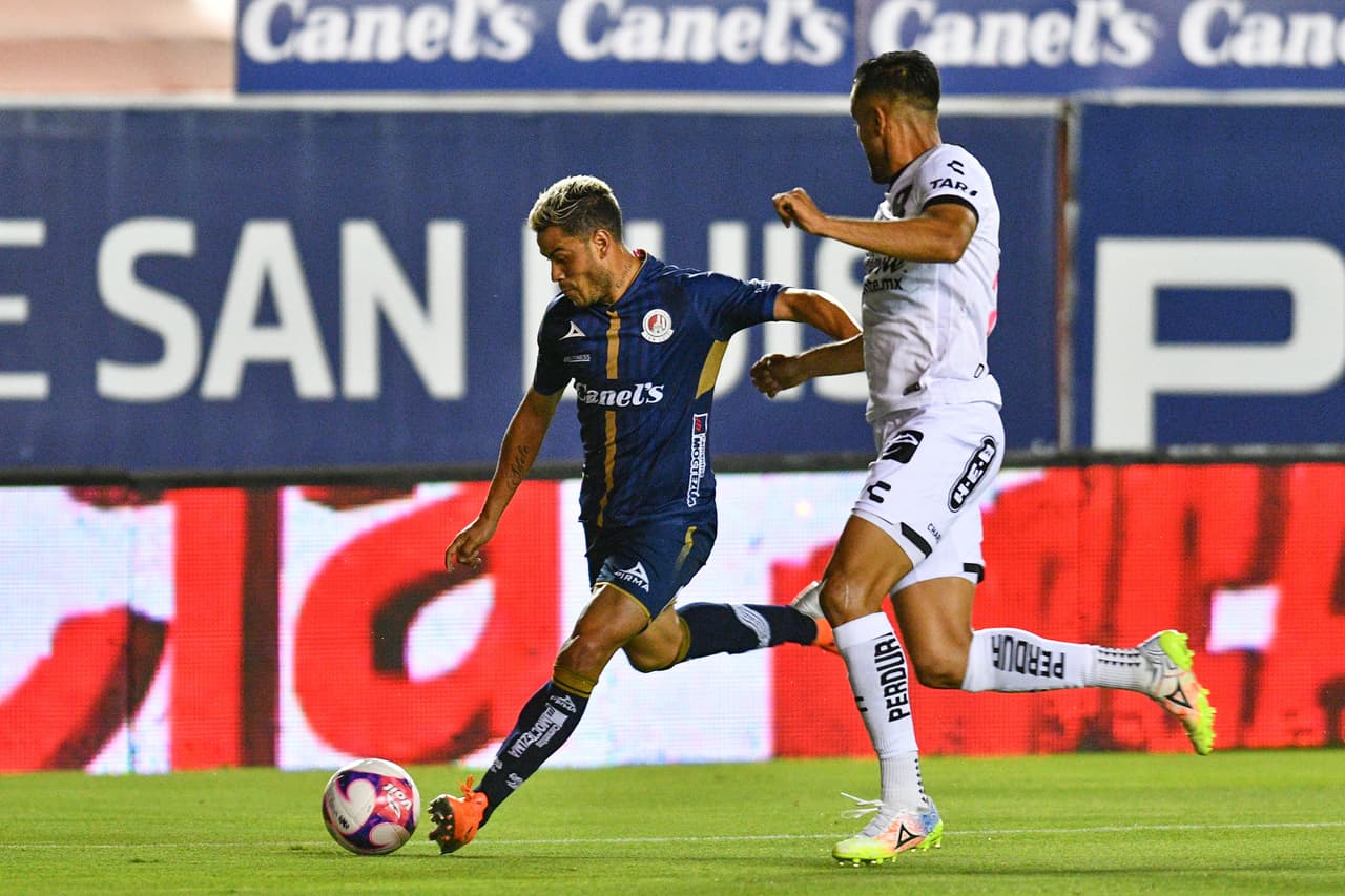 Definió con un excelso globito para vencer al cancerbero Alcalá.