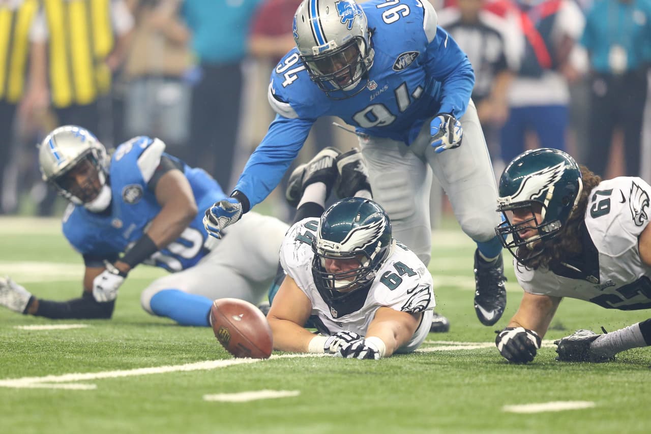 Los Eagles recibieron su primer descalabro en su historia en Día de Acción de Gracias, y los Lions fueron los culpables. Aquí las mejores tomas del duelo que quedó con marcador de 45-14.