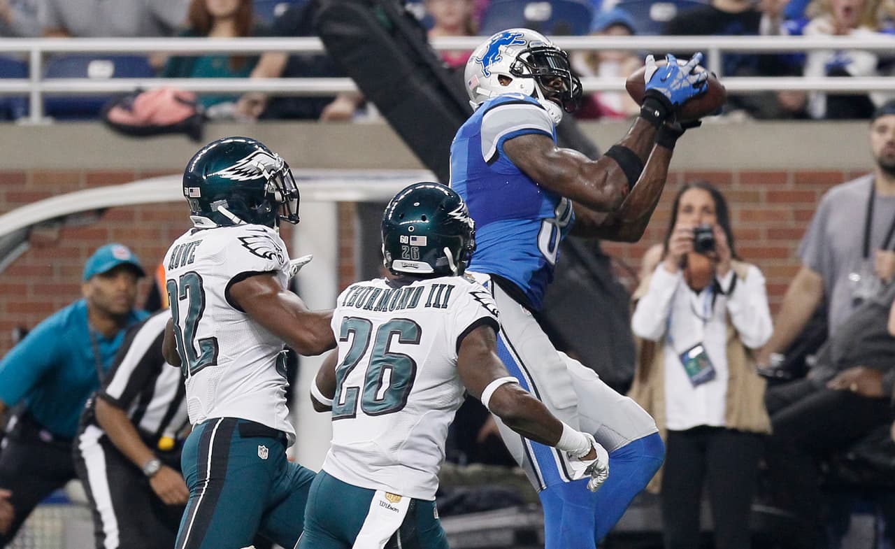 Los Eagles recibieron su primer descalabro en su historia en Día de Acción de Gracias, y los Lions fueron los culpables. Aquí las mejores tomas del duelo que quedó con marcador de 45-14.