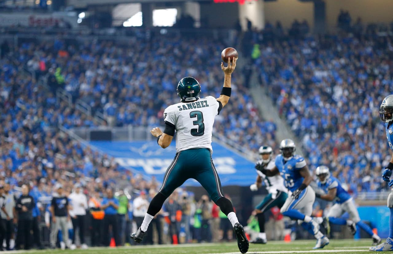 Los Eagles recibieron su primer descalabro en su historia en Día de Acción de Gracias, y los Lions fueron los culpables. Aquí las mejores tomas del duelo que quedó con marcador de 45-14.