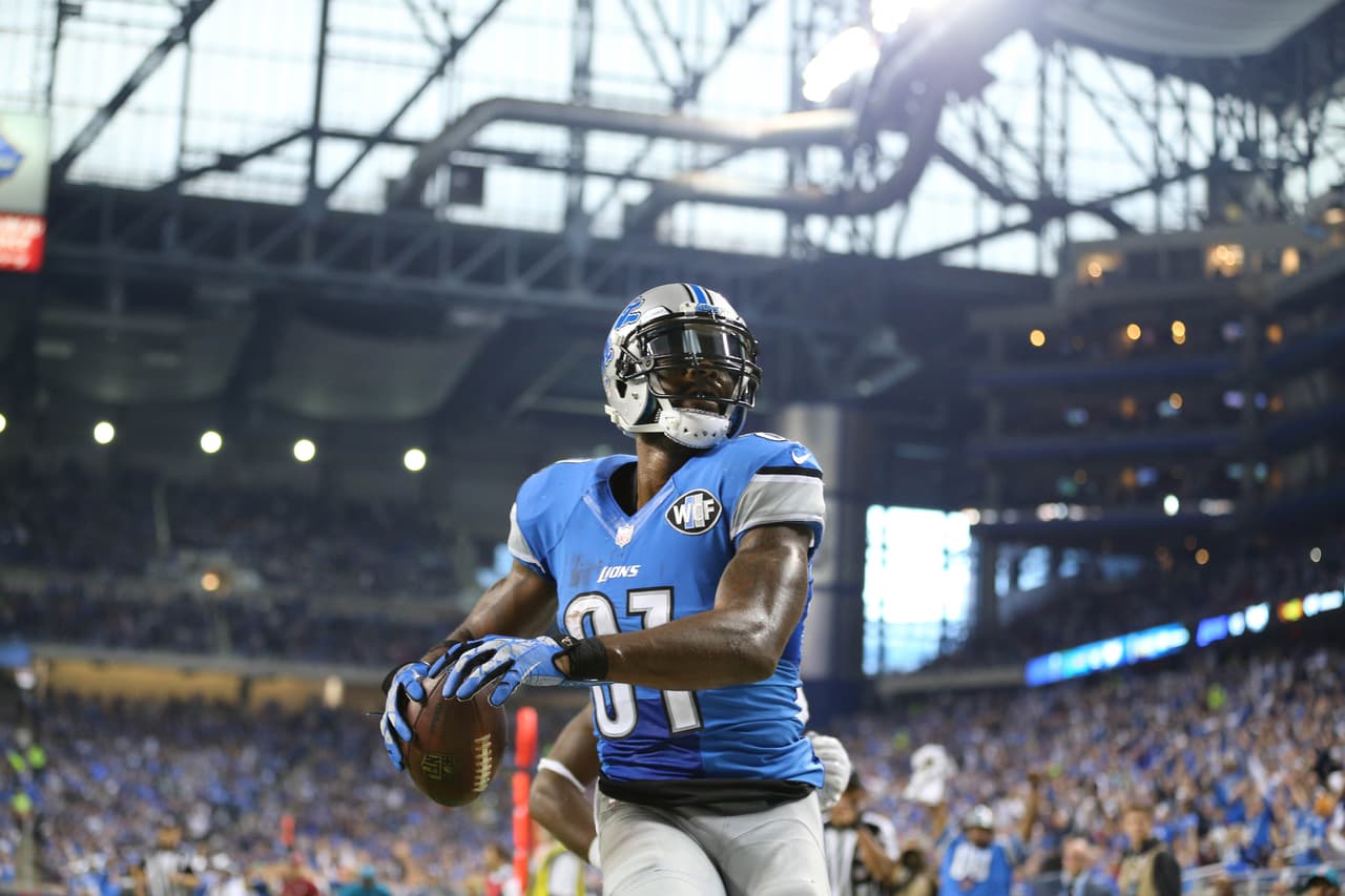 Los Eagles recibieron su primer descalabro en su historia en Día de Acción de Gracias, y los Lions fueron los culpables. Aquí las mejores tomas del duelo que quedó con marcador de 45-14.