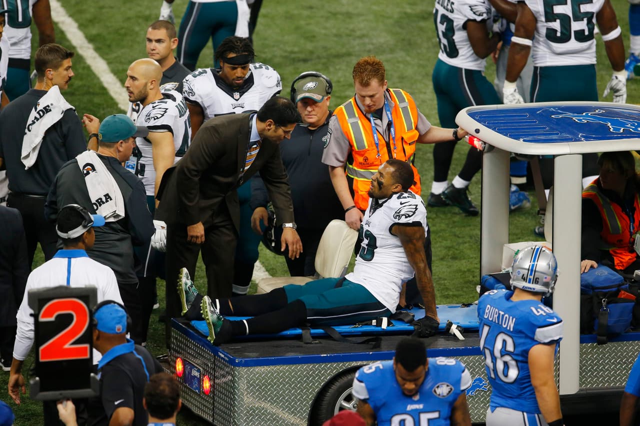 Los Eagles recibieron su primer descalabro en su historia en Día de Acción de Gracias, y los Lions fueron los culpables. Aquí las mejores tomas del duelo que quedó con marcador de 45-14.