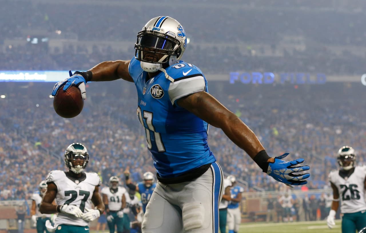 Los Eagles recibieron su primer descalabro en su historia en Día de Acción de Gracias, y los Lions fueron los culpables. Aquí las mejores tomas del duelo que quedó con marcador de 45-14.