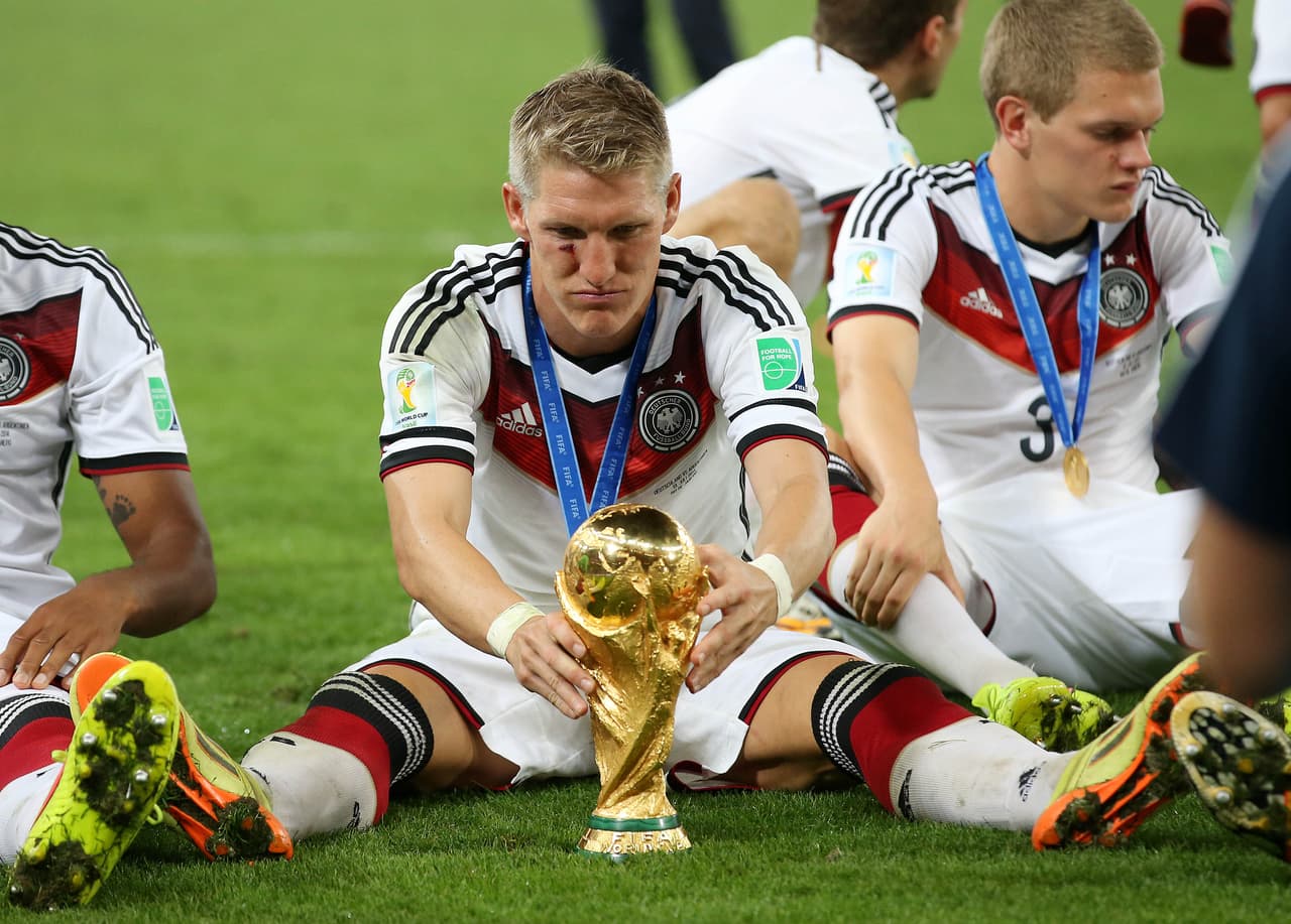 Schweinsteiger y sus compañeros de la selección alemana confirmaron en el verano de 2014 que, literalmente, estaban en la cima del mundo. (Crédito: Reuters)