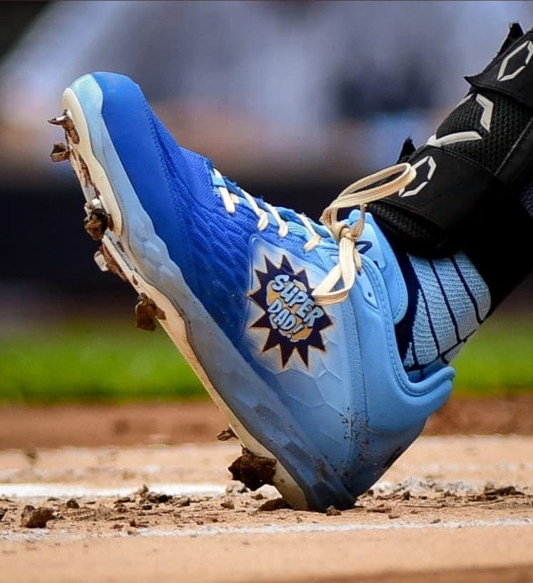 Algunos equipos de la MLB se visten de azul para conmemorar el día del padre.