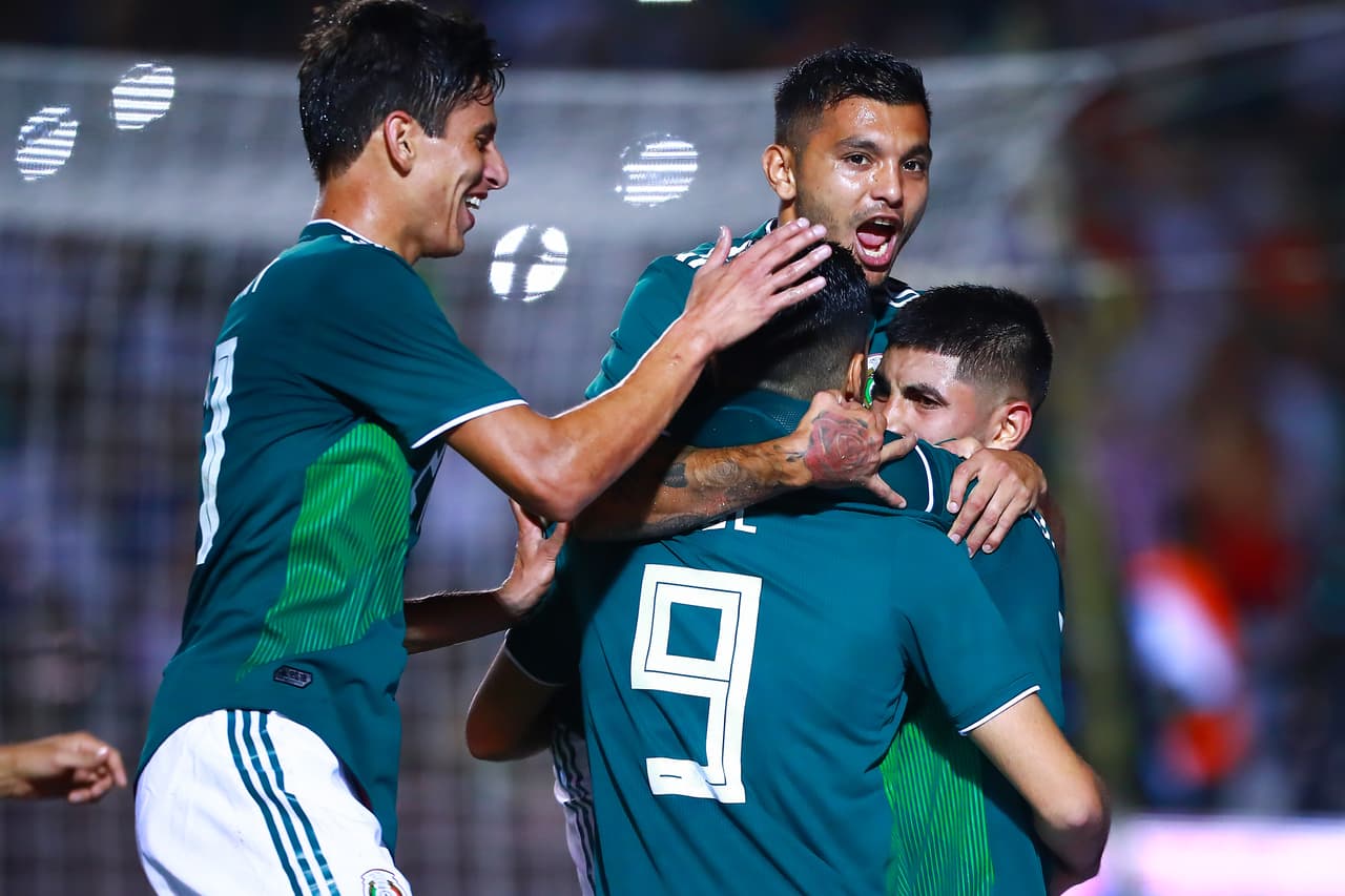 16. México (Concacaf) - 1.549 puntos / perdió una posición