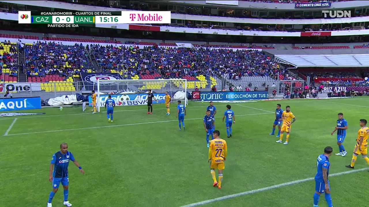 ¡TIRO ATAJADO! disparo por Nicolás López.