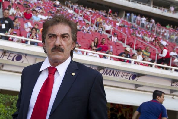 Ricardo Lavolpe llegó a Chivas para sacarlos de la crisis, sin embargo, el argentino salió por la puerta de atrás y con una demanda por acoso sexual. El argentino pide a gritos a Santa que se haga justicia y se sepa la verdad en el 2015.