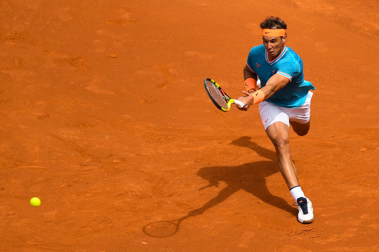 Nadal logró mantener su saque y, a partir de ahí, las alternativas se sucedieron hasta que el 11 veces campeón del torneo, consiguió por fin quebrar a Ferrer y, tras mantener su servicio, ponerse 5-2.