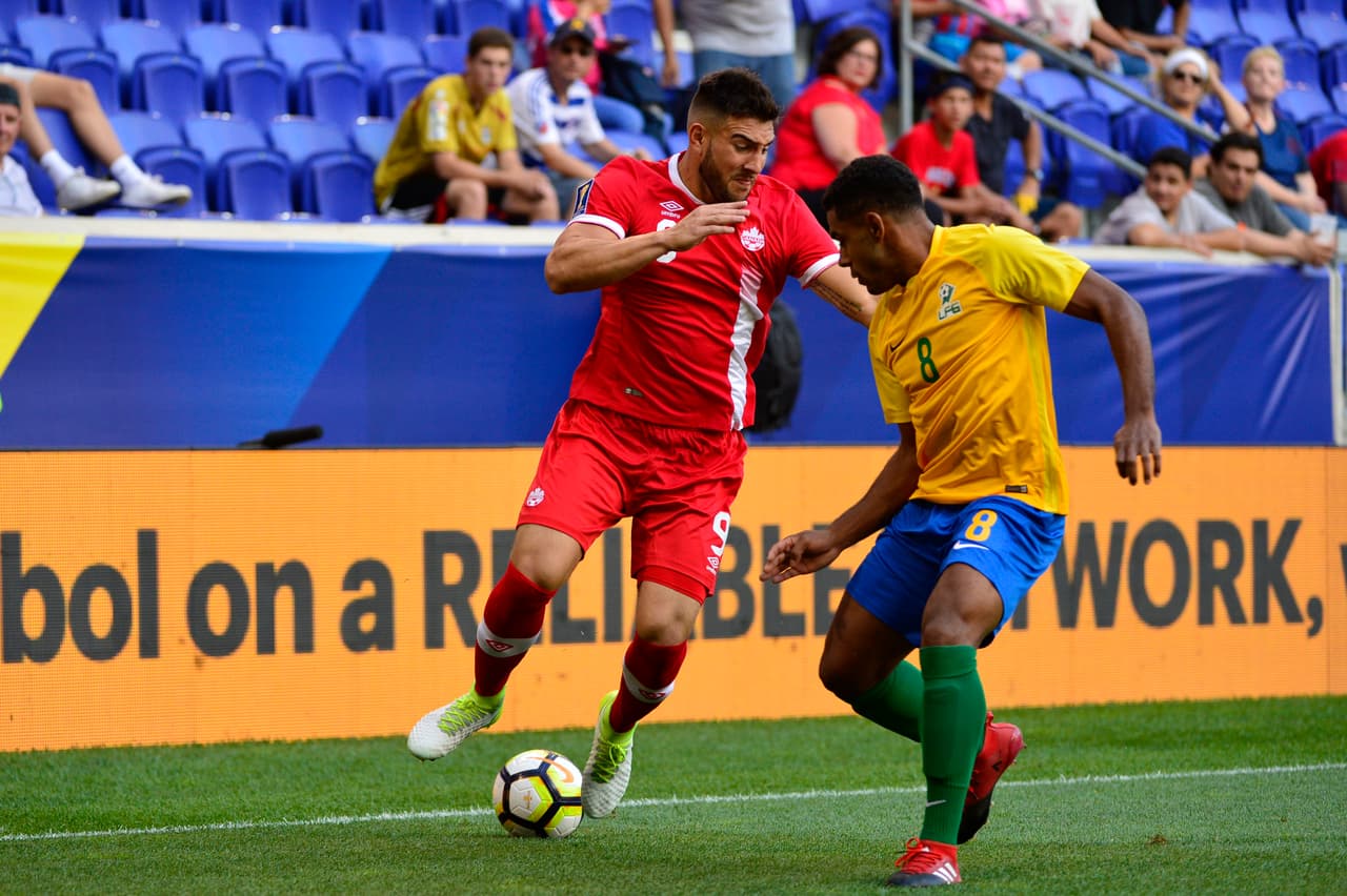 Como era de esperarse, la selección canadiense dominó el juego desde el inicio.
