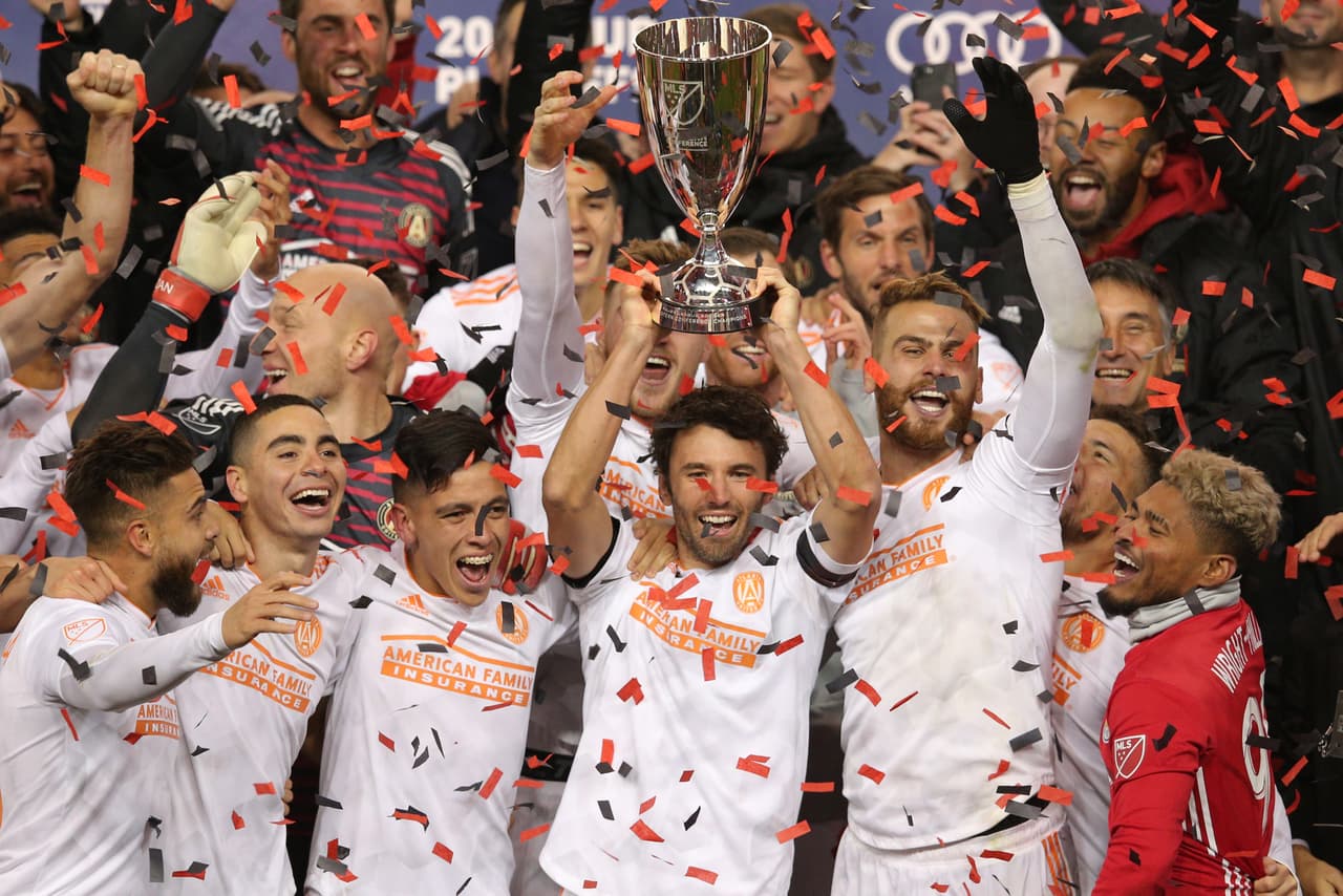 El trofeo valida el pase de los jugadores rojinegros a la MLS Cup que se jugará el próximo sábado para determinar al mejor del fútbol estadounidense.