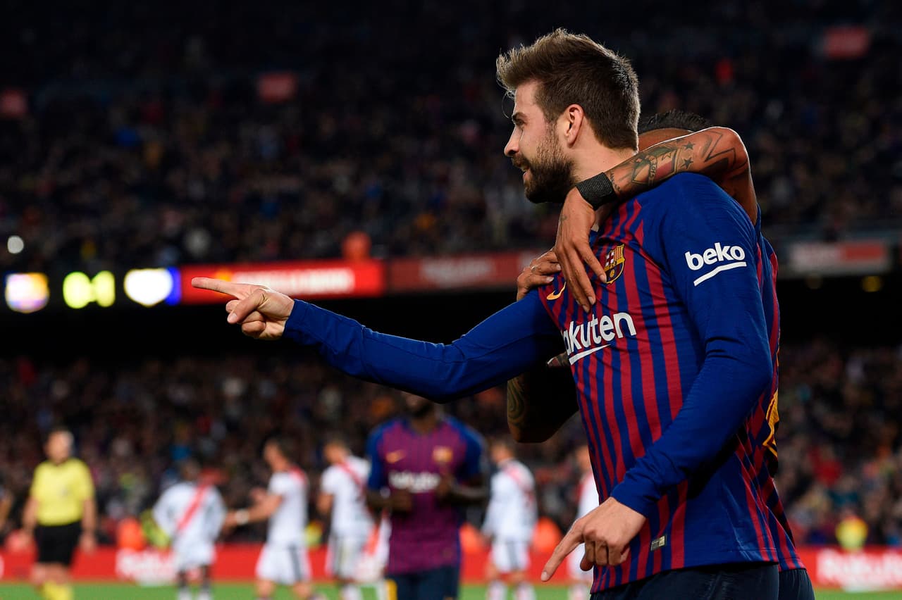 El icónico defensor le ganó a todos en el área y puso la igualdad para ir al descanso con cierta tranquilidad para remontar en la segunda parte.