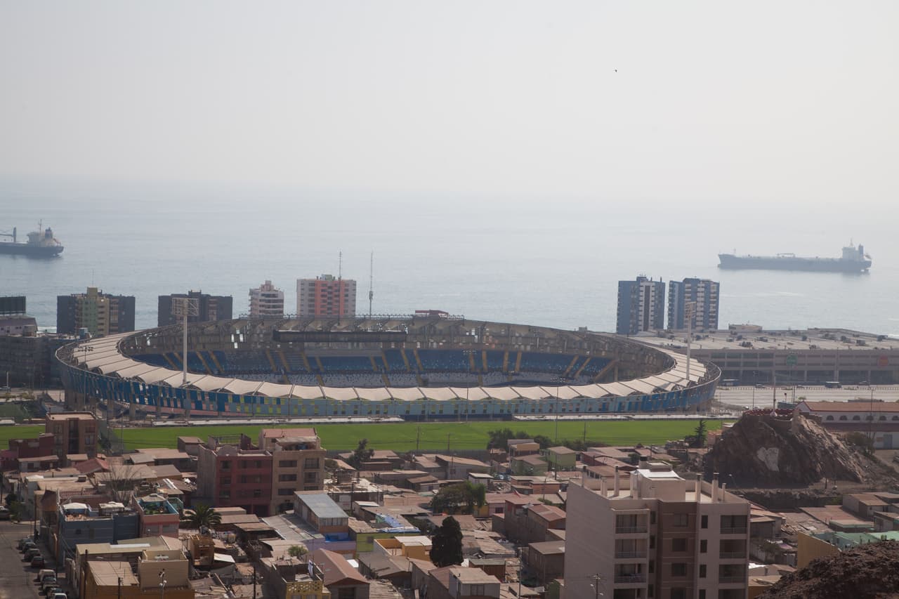 Antofagasta está arropada por el océano Pacífico y el desierto de Atacama, y es una de las ciudades más costosas de Chile debido al auge de la minería, el motor de la economía del país sudamericano.