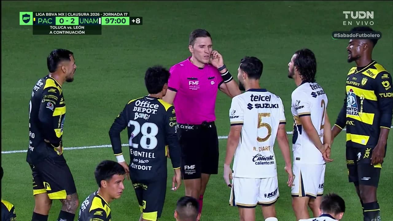 Pachuca reclama penalti, pero el árbitro dice “siga”