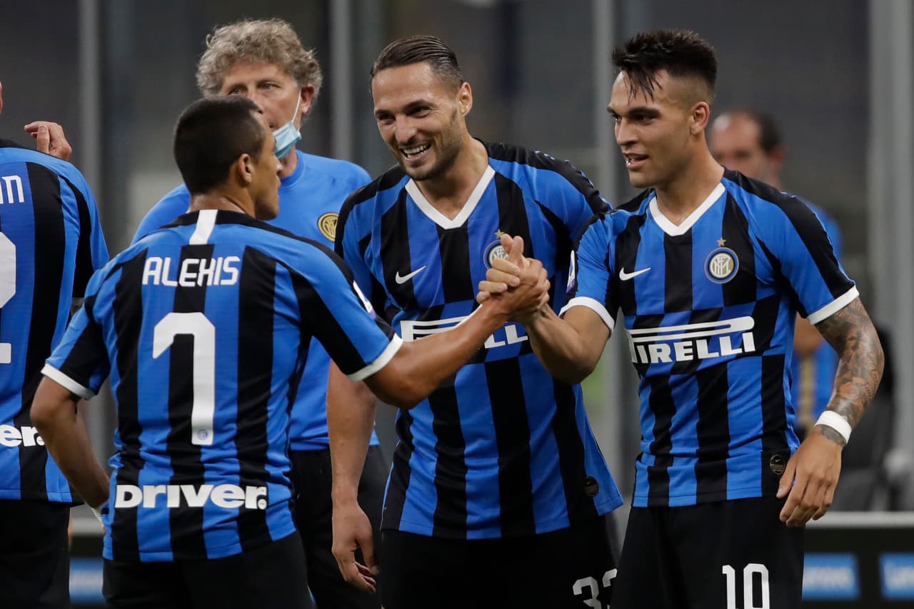 Con goles de Ashley Young, Diego Godín y Lautaro Martínez, el Inter consigue los tres puntos en el Giuseppe Meazza frente al Torino.