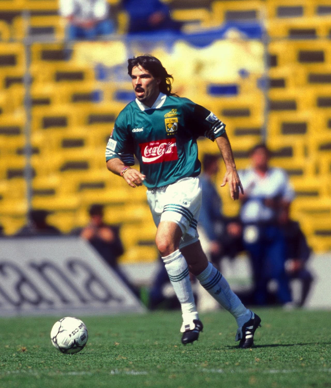 Tras Estados Unidos 1994, Marcelo 'El Chelo' Balboa fue llevado a la primera división mexicana por los 'Esmeraldas' del León. Jugó un año en el Bajío y después se marchó para la temporada uno de la Major League Soccer.