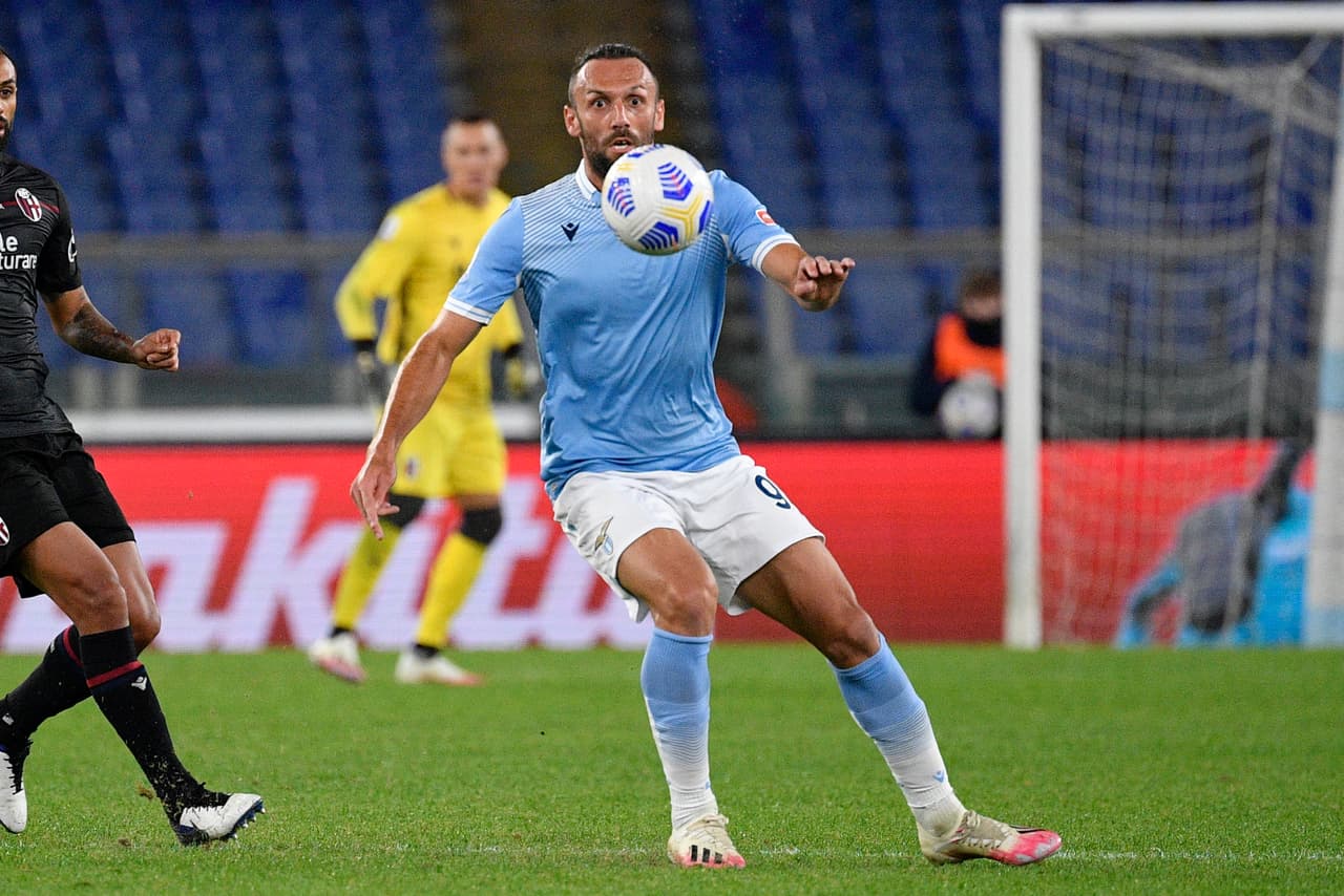 Lazio despachó en casa al Bolonia 2-1. Luis Alberto Romero (54’) abrió el marcador e Immobile (76’) creció la diferencia; Lorenzo De Silvestri (90+1’) descontaba hacia el final.