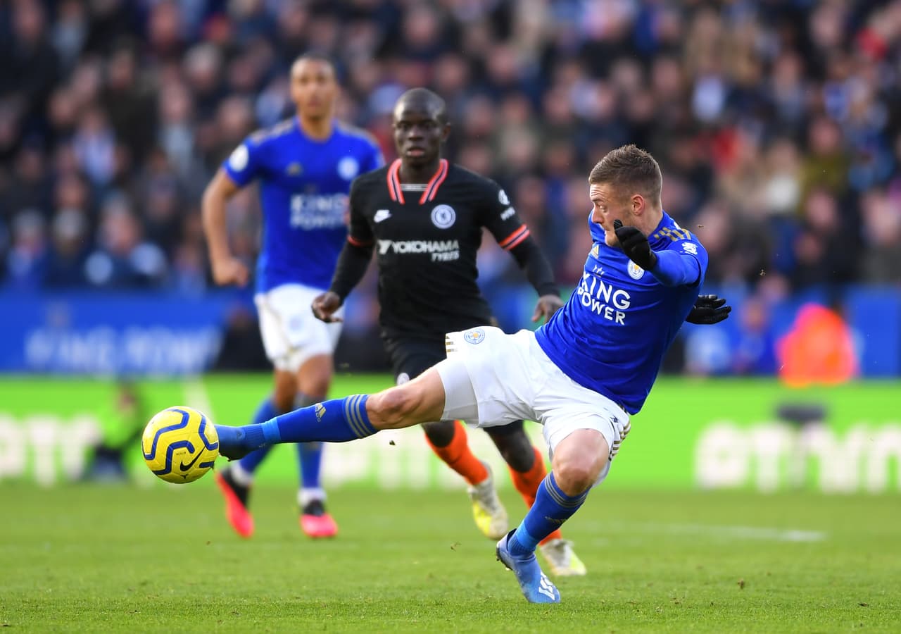 Rüdiger (46’, 71’) abrió y cerró el marcador. Barnes (54’) y Chilwell (64’) marcaron para los locales. Los de Lampard cierran la J25 con 41 unidades y los dirigidos por Brendan Rodgers acumulan 49.