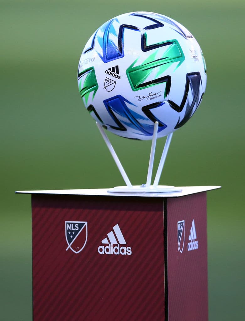 El balón está listo para que arranque la Semana 2 y los fans disfruten de nuestro soccer.