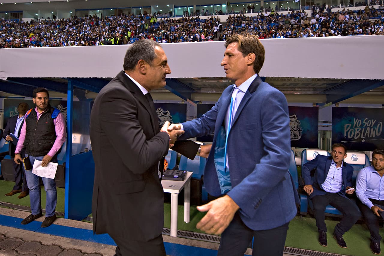 Dirigiendo a Racing de Avellaneda, Facundo Sava eliminó al Puebla de la Libertadores 2016.