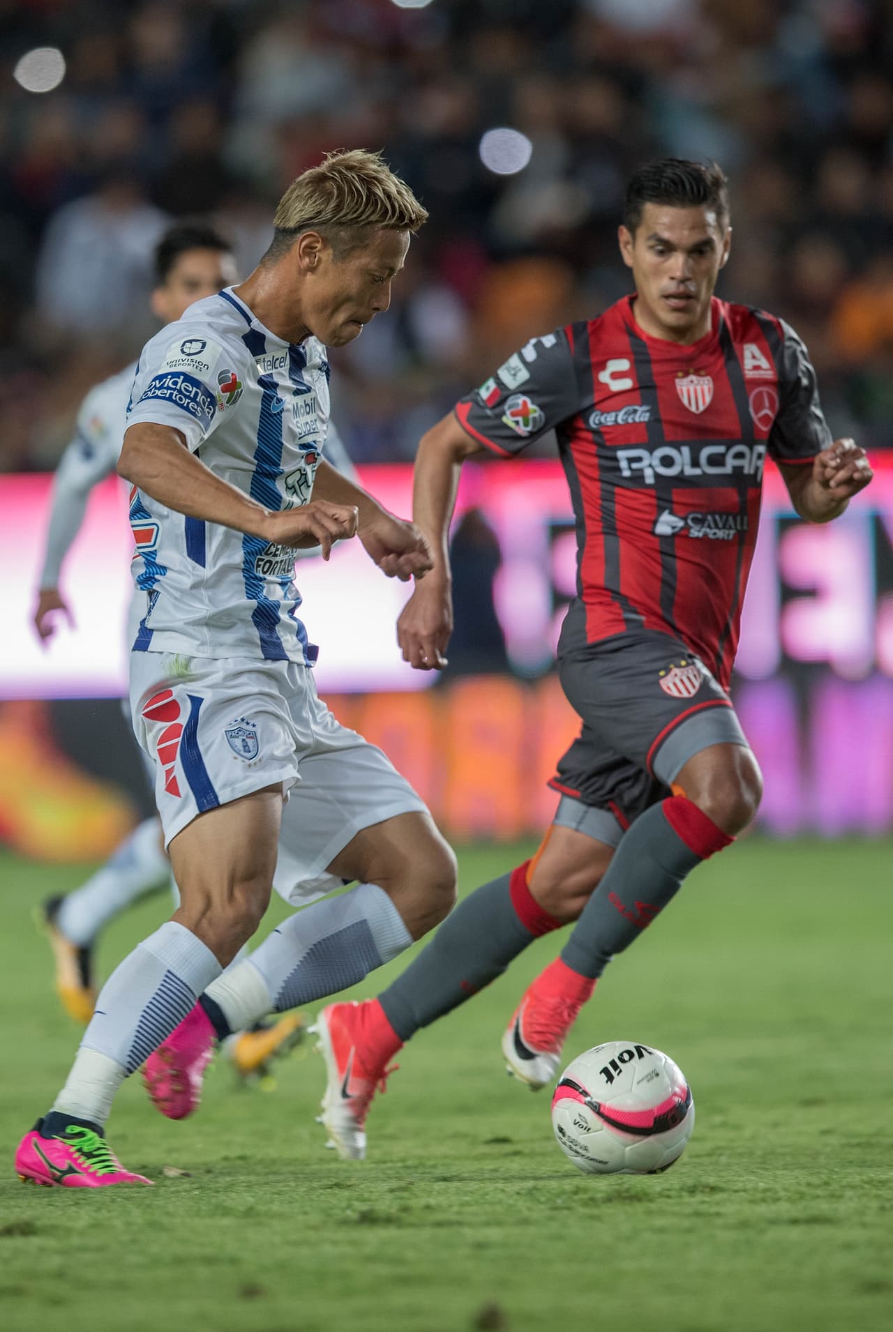 Keisuke Honda ingresó de cambio al minuto 64. El refuerzo del Pachuca ha quedado a deber en su primer torneo en el balompié mexicano.
